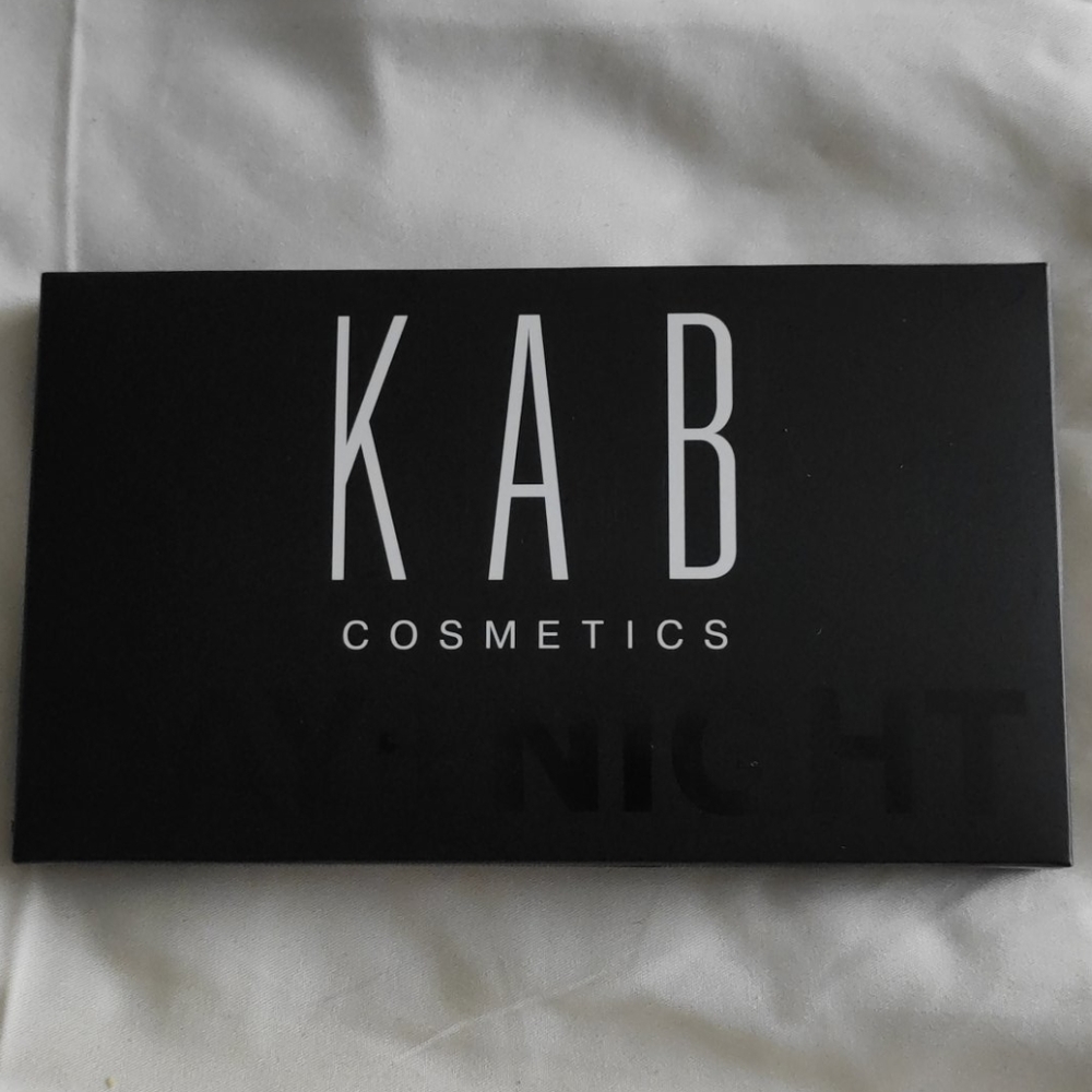 Kab Comestics Day + Night Palette